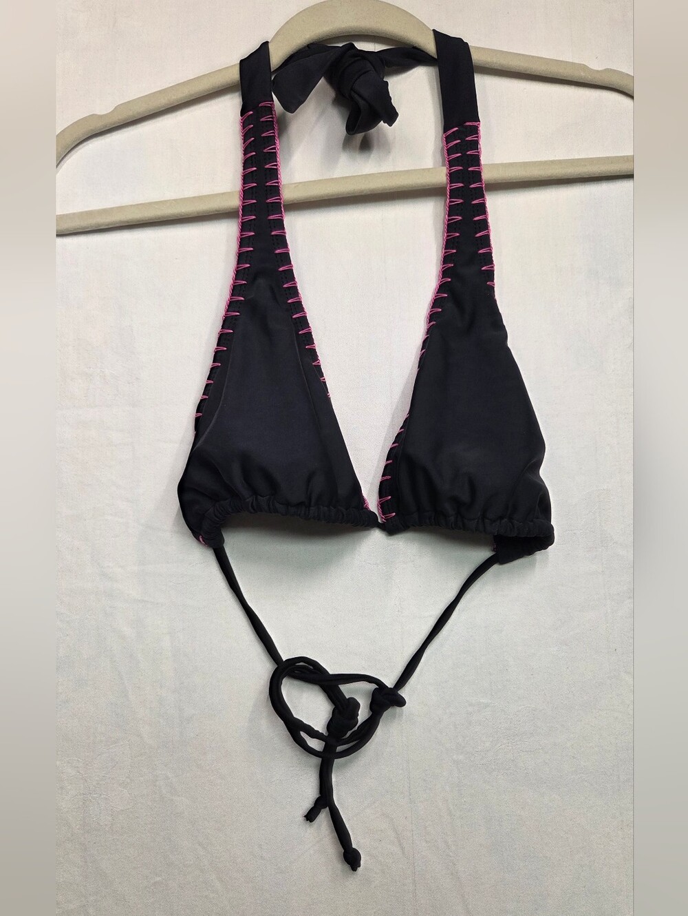 Ingear Black Bikini Top with Hot Pink Stitching